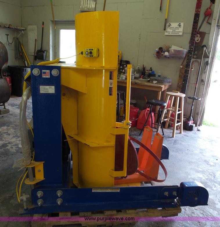 image for item BM9704 Vestil HDD-36-10-P barrel dump