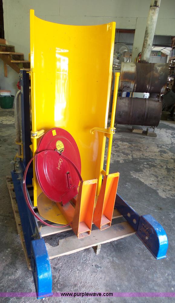 image for item BM9704 Vestil HDD-36-10-P barrel dump