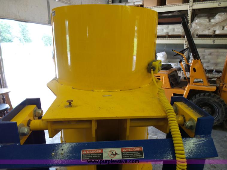 image for item BM9704 Vestil HDD-36-10-P barrel dump