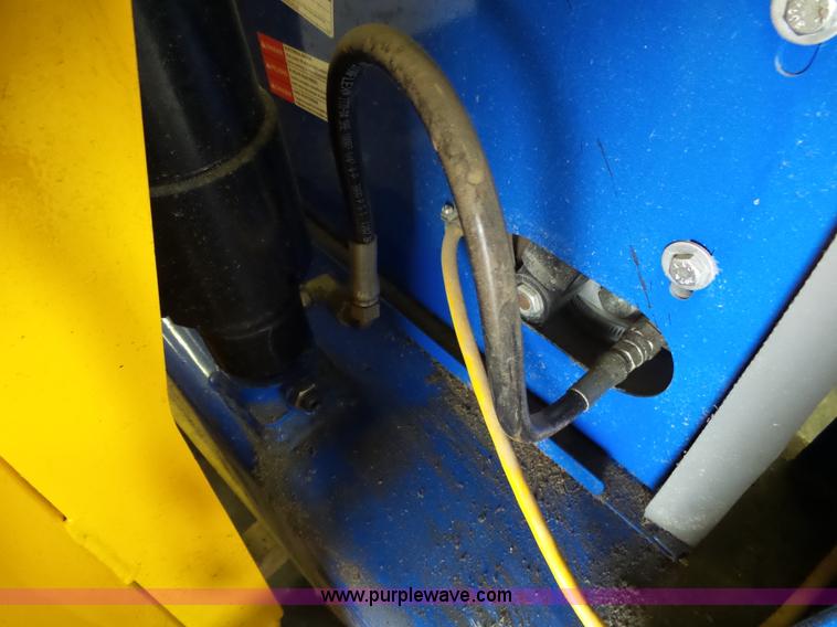 image for item BM9704 Vestil HDD-36-10-P barrel dump