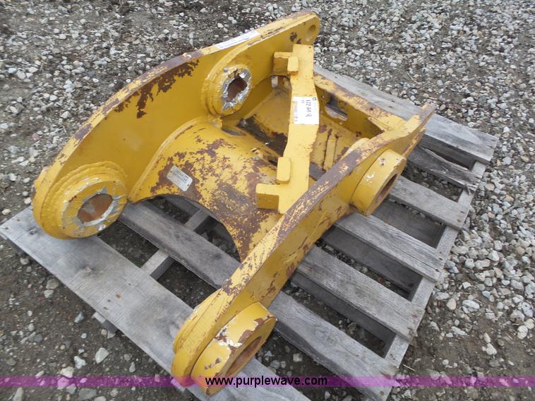 Caterpillar dedicated wedge lock quick coupler in Red Oak, IA Item BX9152 sold Purple Wave