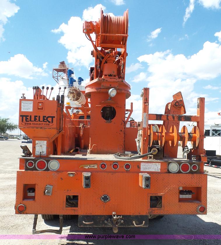 image for item BZ9177 2004 International 7400 digger derrick truck