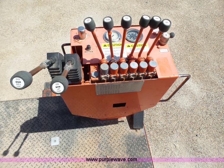 image for item BZ9177 2004 International 7400 digger derrick truck