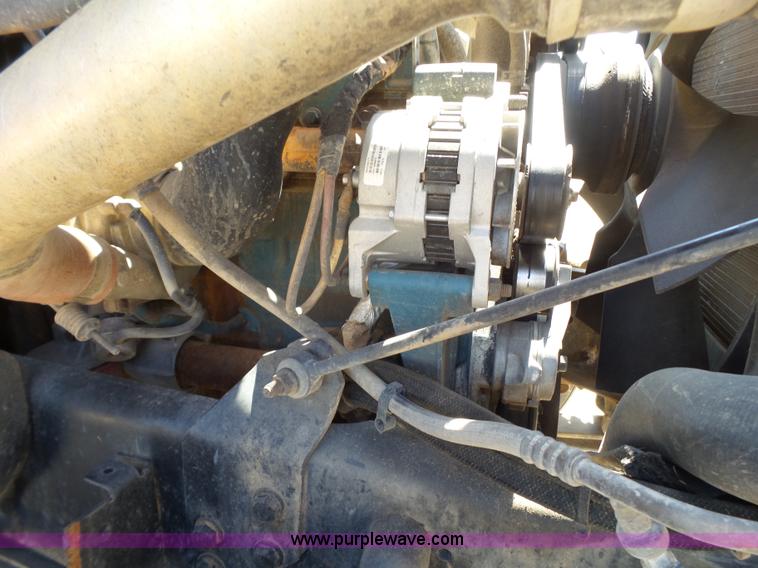 image for item BZ9177 2004 International 7400 digger derrick truck