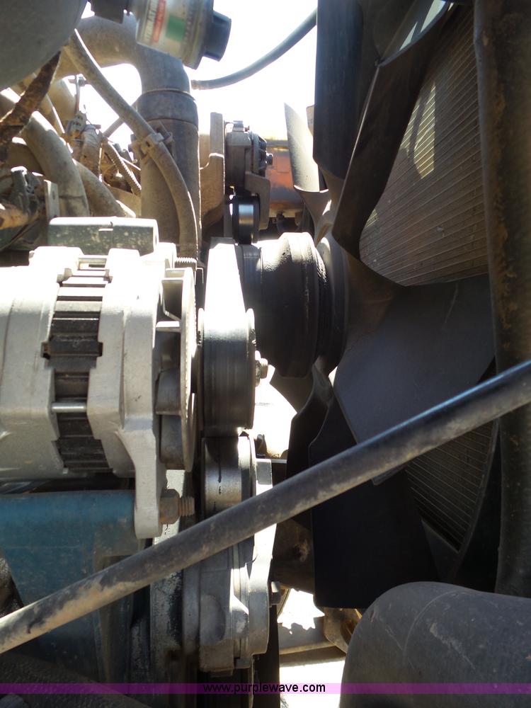 image for item BZ9177 2004 International 7400 digger derrick truck