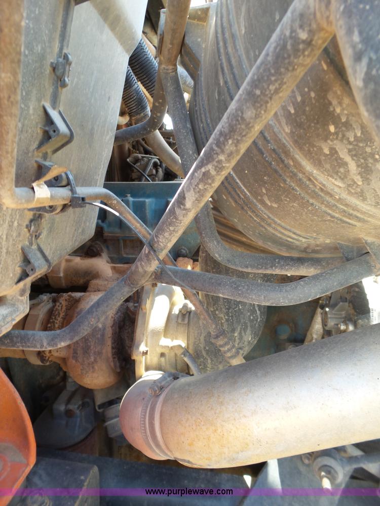 image for item BZ9177 2004 International 7400 digger derrick truck