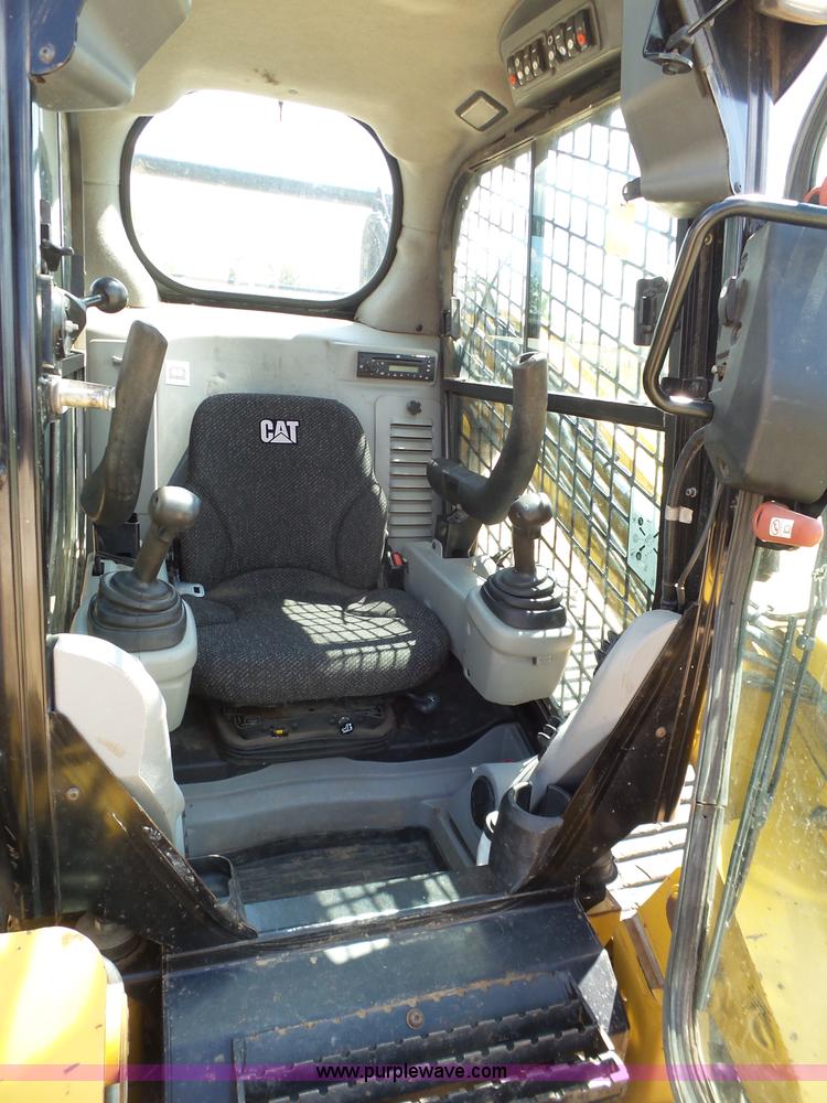 image for item BZ9179 2012 Caterpillar 287C skid steer