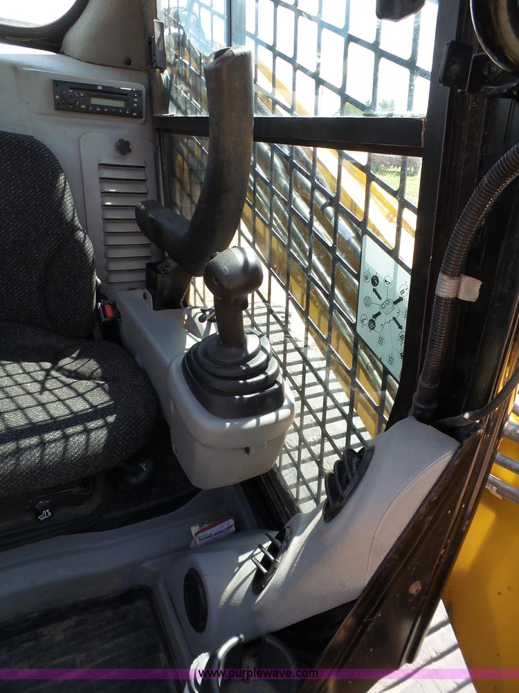 image for item BZ9179 2012 Caterpillar 287C skid steer