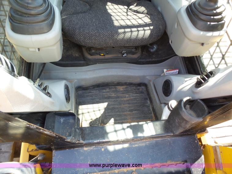 image for item BZ9179 2012 Caterpillar 287C skid steer