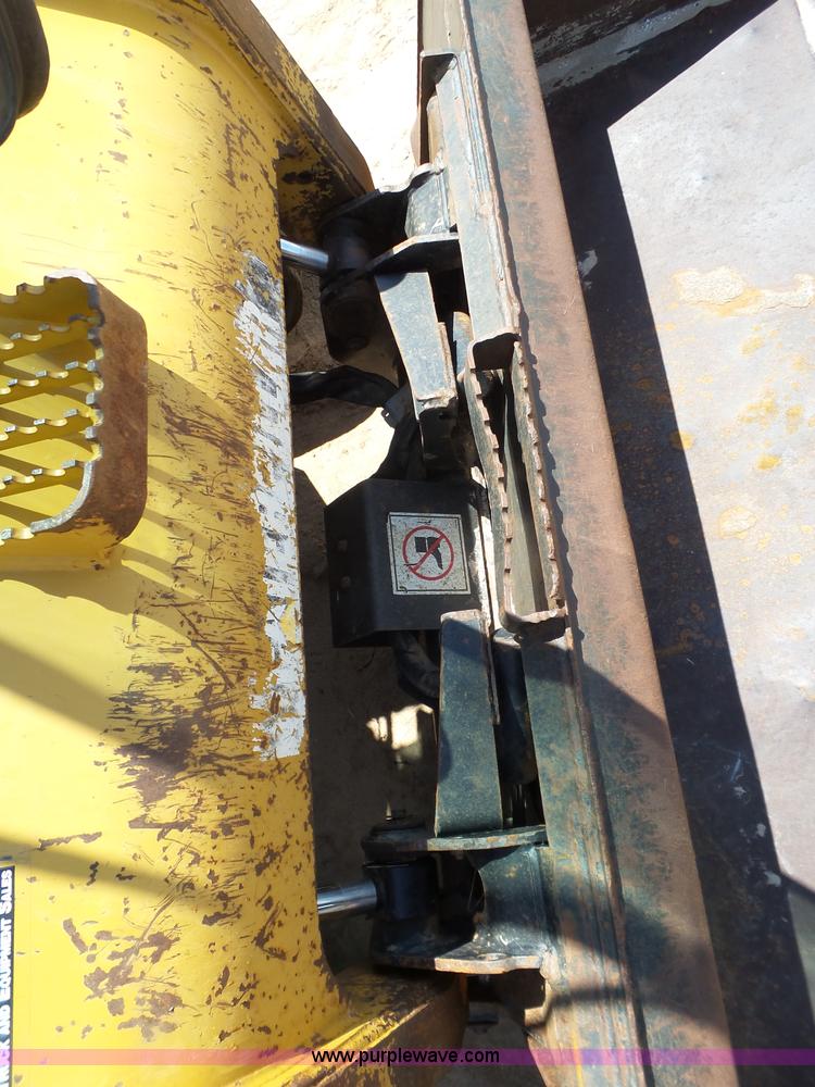 image for item BZ9179 2012 Caterpillar 287C skid steer