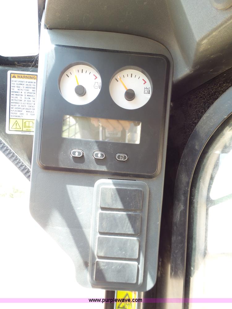 image for item BZ9179 2012 Caterpillar 287C skid steer