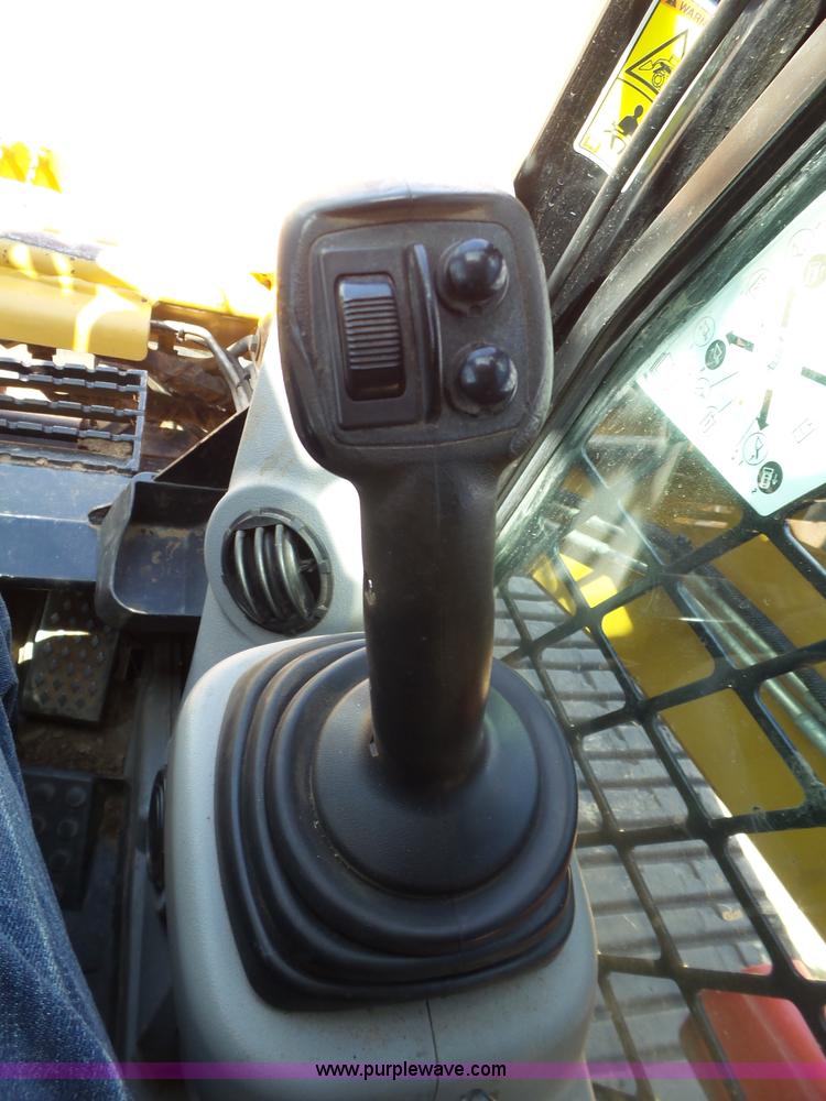 image for item BZ9179 2012 Caterpillar 287C skid steer