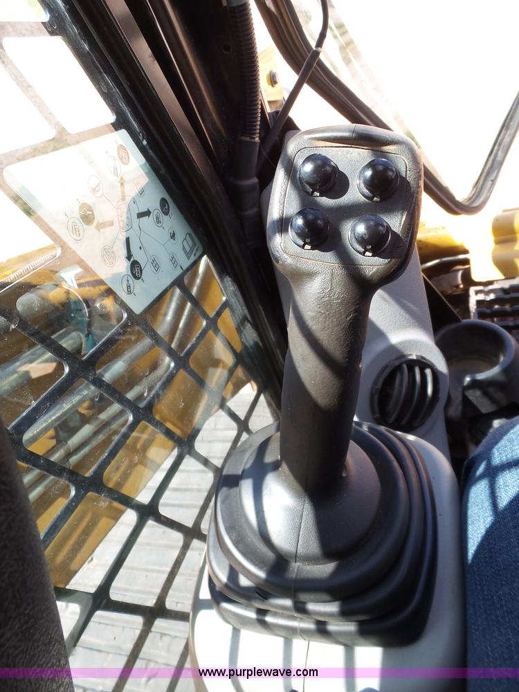 image for item BZ9179 2012 Caterpillar 287C skid steer