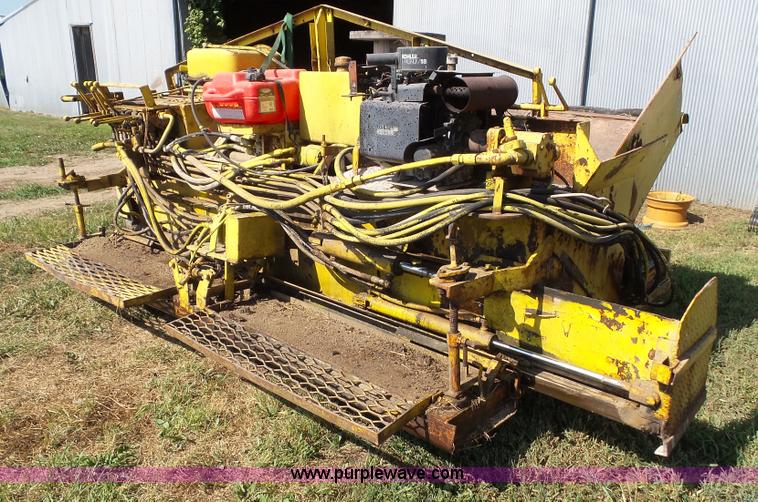 image for item BZ9275 LeeBoy 900 paver