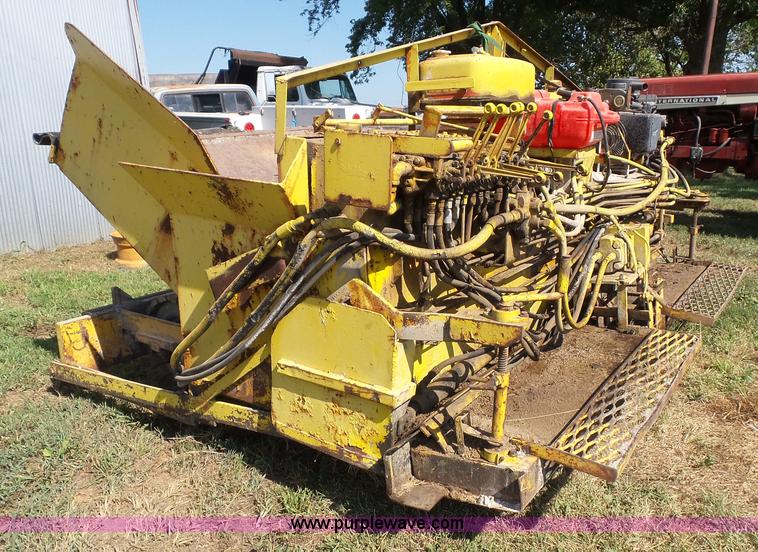 image for item BZ9275 LeeBoy 900 paver