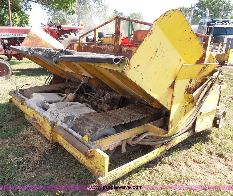 image for item BZ9275 LeeBoy 900 paver