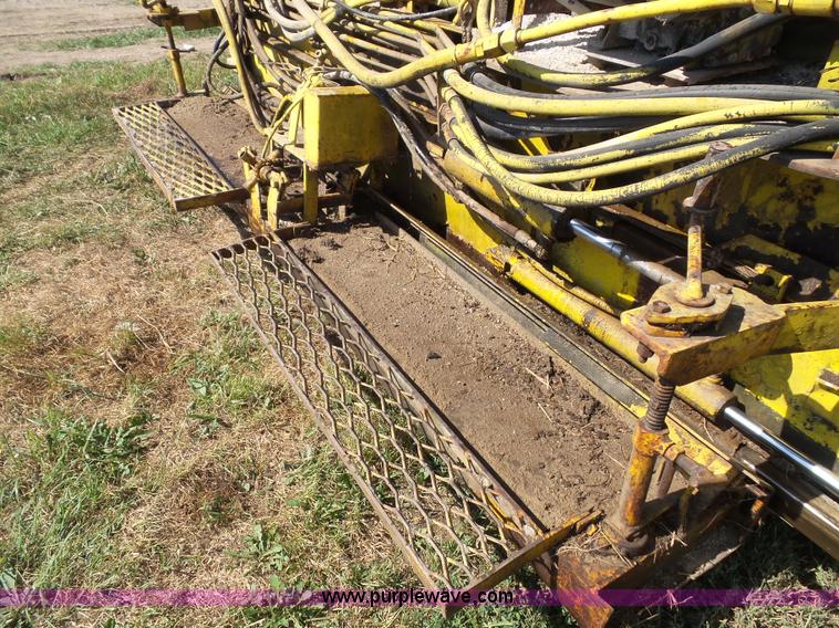 image for item BZ9275 LeeBoy 900 paver