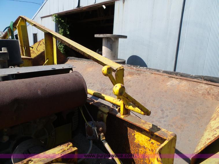 image for item BZ9275 LeeBoy 900 paver