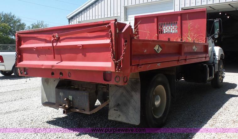 image for item BZ9664 1999 Chevrolet C7500 dump truck