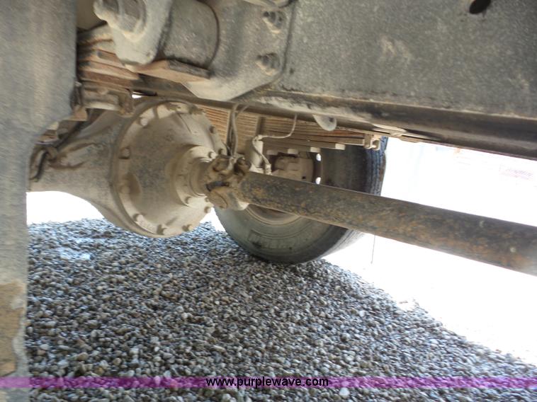 image for item BZ9664 1999 Chevrolet C7500 dump truck