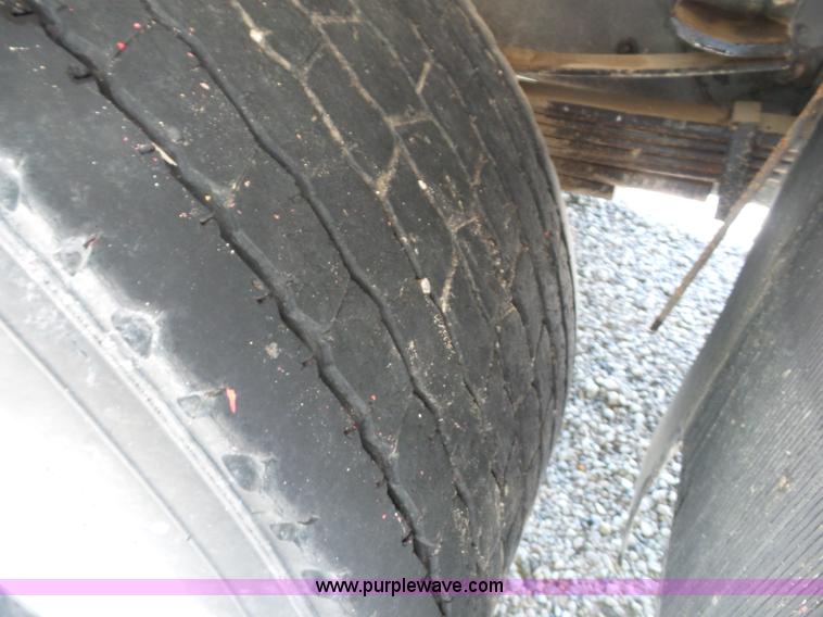 image for item BZ9664 1999 Chevrolet C7500 dump truck