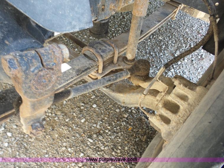 image for item BZ9664 1999 Chevrolet C7500 dump truck