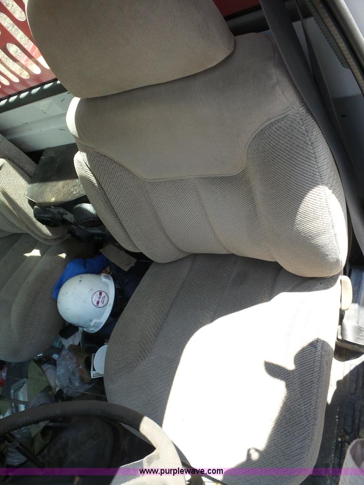 image for item BZ9664 1999 Chevrolet C7500 dump truck