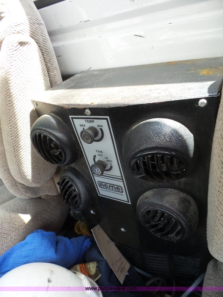 image for item BZ9664 1999 Chevrolet C7500 dump truck