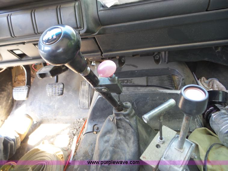 image for item BZ9664 1999 Chevrolet C7500 dump truck