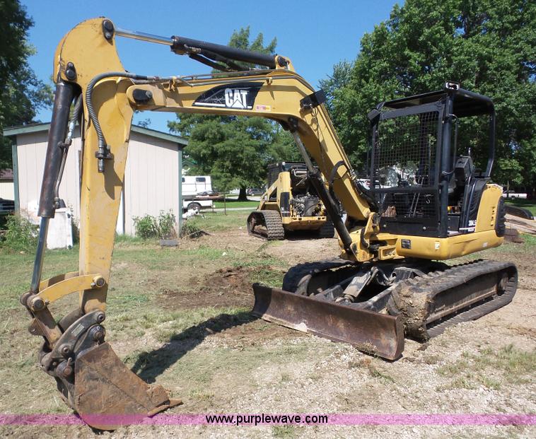 image for item BZ9665 2002 Caterpillar 304.5 compact excavator