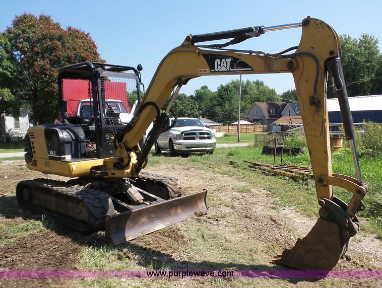 image for item BZ9665 2002 Caterpillar 304.5 compact excavator