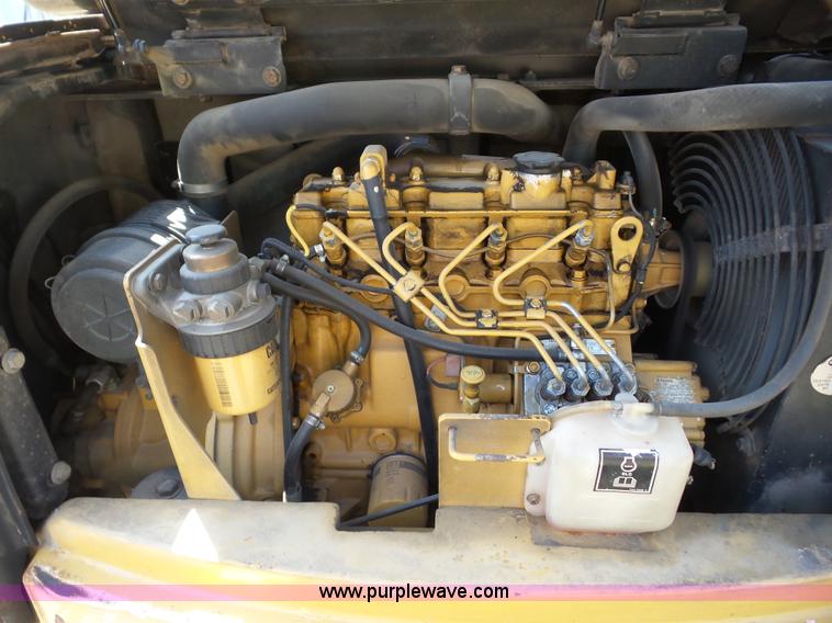 image for item BZ9665 2002 Caterpillar 304.5 compact excavator