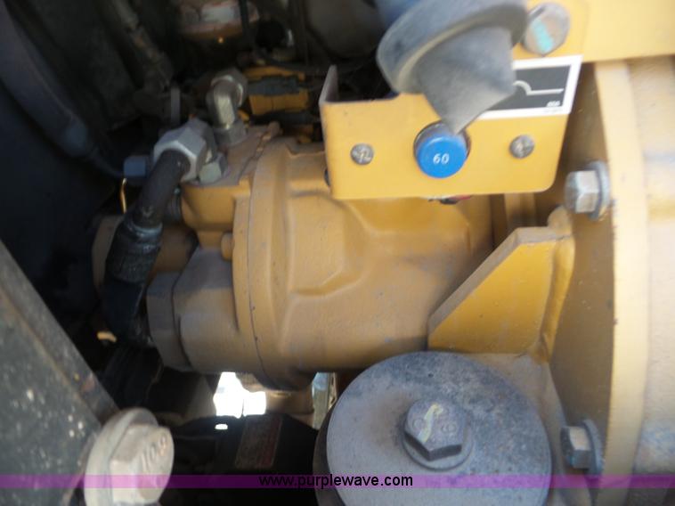 image for item BZ9665 2002 Caterpillar 304.5 compact excavator