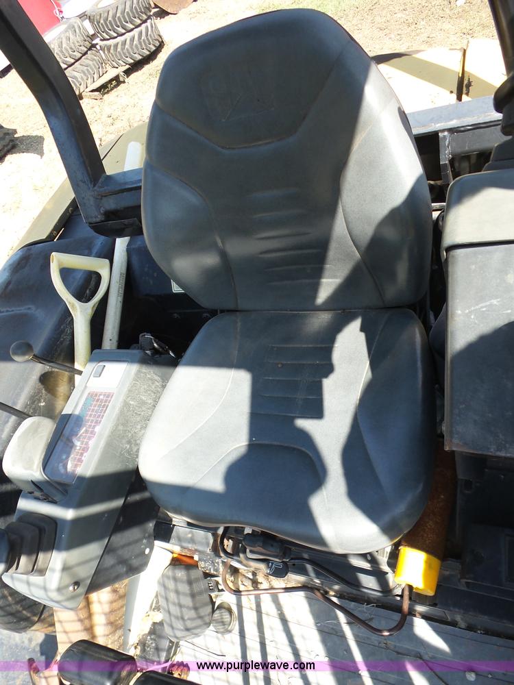 image for item BZ9665 2002 Caterpillar 304.5 compact excavator