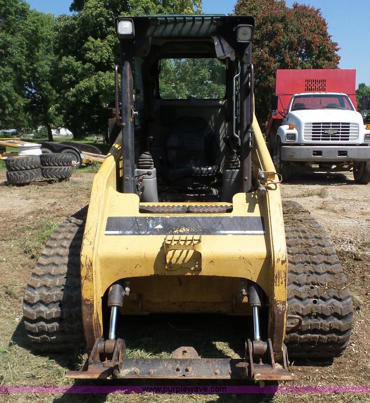 image for item BZ9666 2002 Caterpillar 246 skid steer