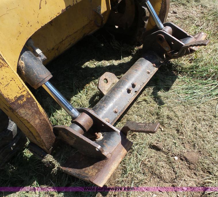 image for item BZ9666 2002 Caterpillar 246 skid steer