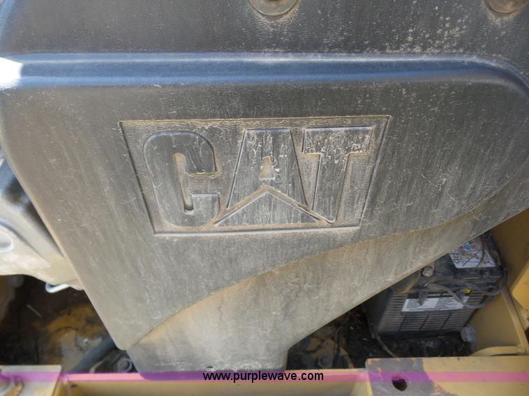 image for item BZ9666 2002 Caterpillar 246 skid steer