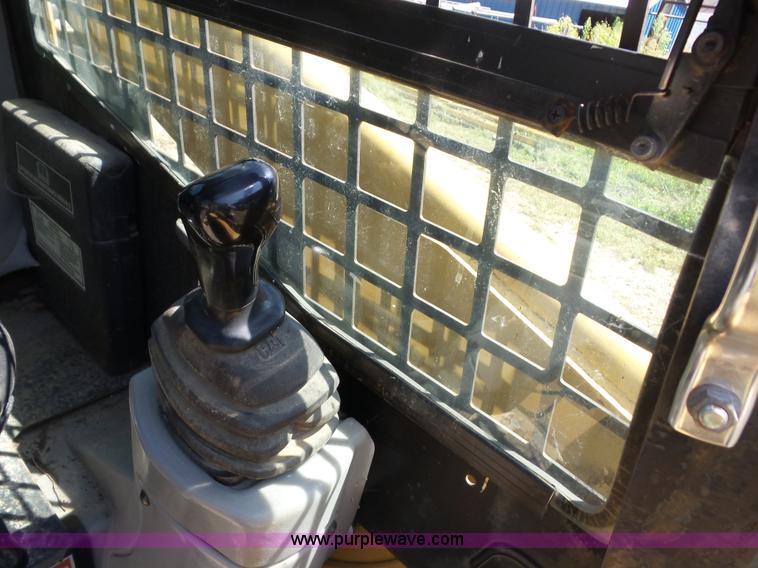 image for item BZ9666 2002 Caterpillar 246 skid steer