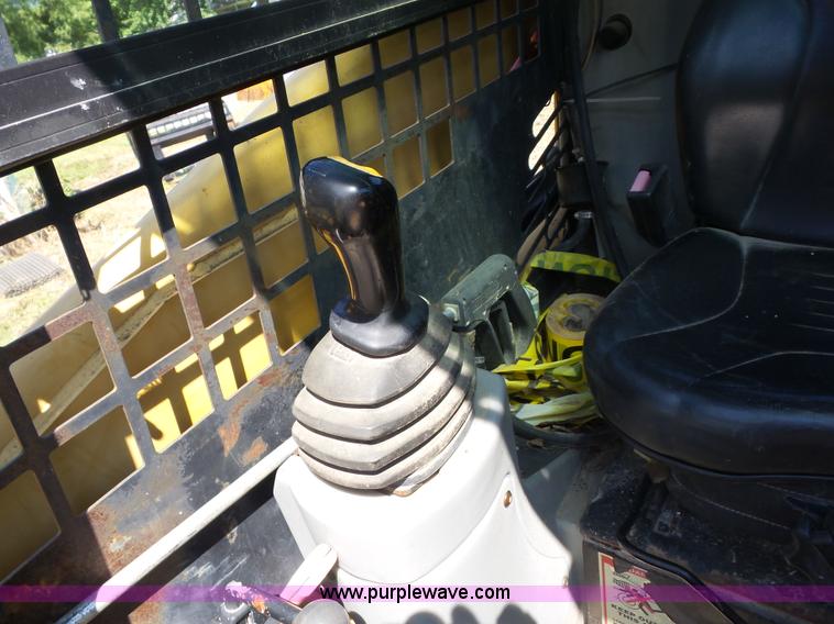 image for item BZ9666 2002 Caterpillar 246 skid steer