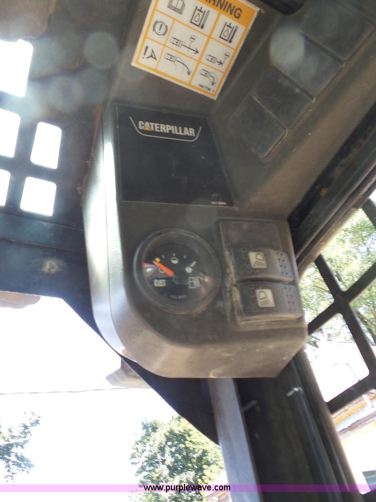 image for item BZ9666 2002 Caterpillar 246 skid steer