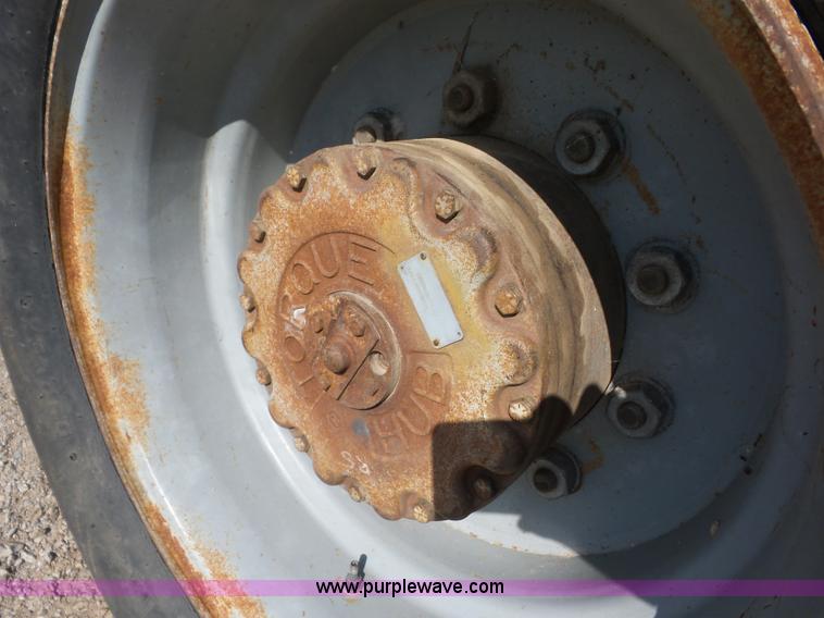 image for item BZ9682 1998 Genie S80 boom lift