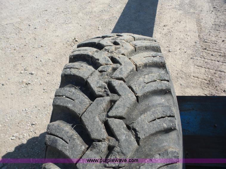 image for item BZ9682 1998 Genie S80 boom lift