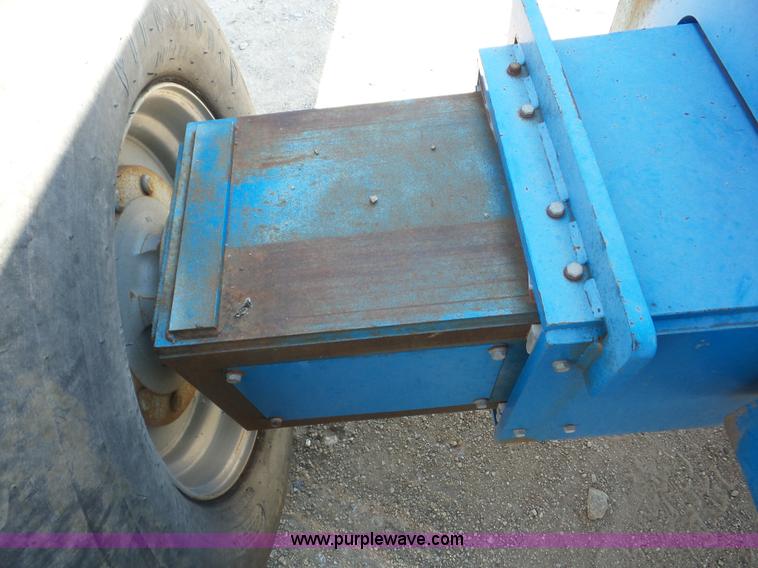 image for item BZ9682 1998 Genie S80 boom lift