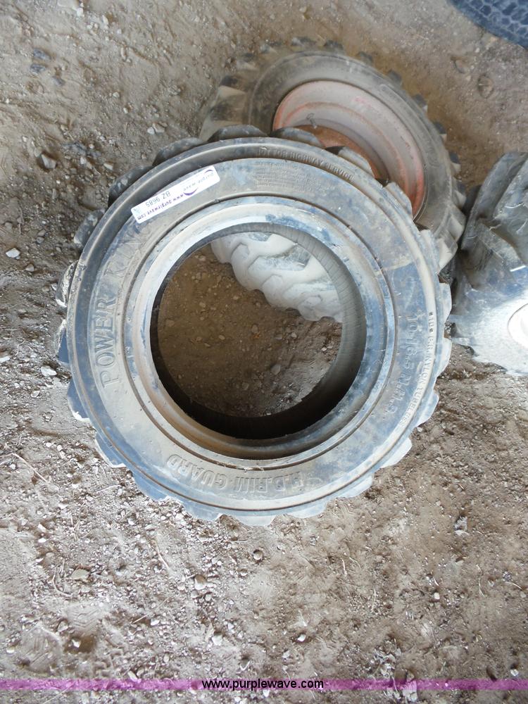 image for item BZ9685 (3) tires