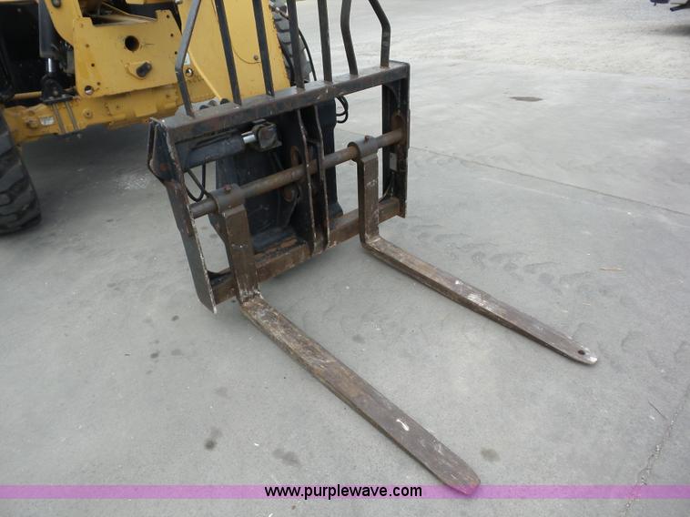 image for item BZ9701 2004 Caterpillar TH360B telehandler