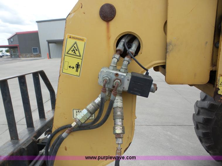 image for item BZ9701 2004 Caterpillar TH360B telehandler