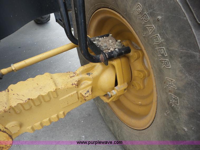 image for item BZ9701 2004 Caterpillar TH360B telehandler