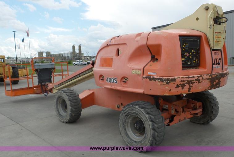 image for item BZ9702 2001 JLG 400S boom lift