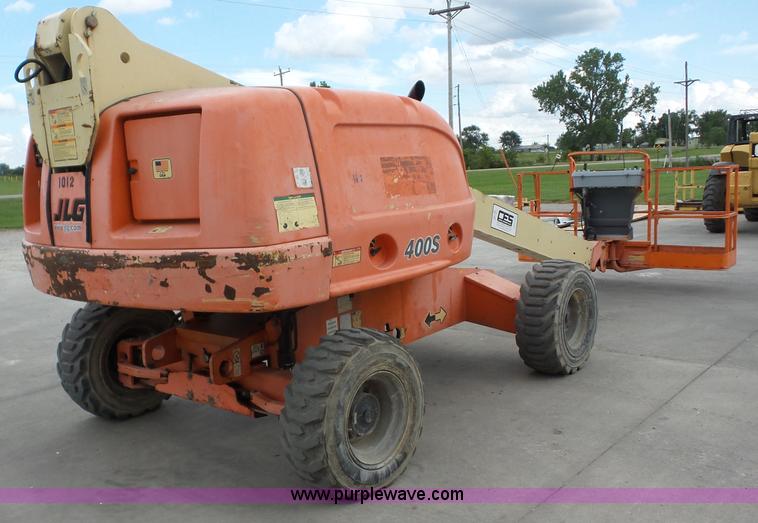 image for item BZ9702 2001 JLG 400S boom lift