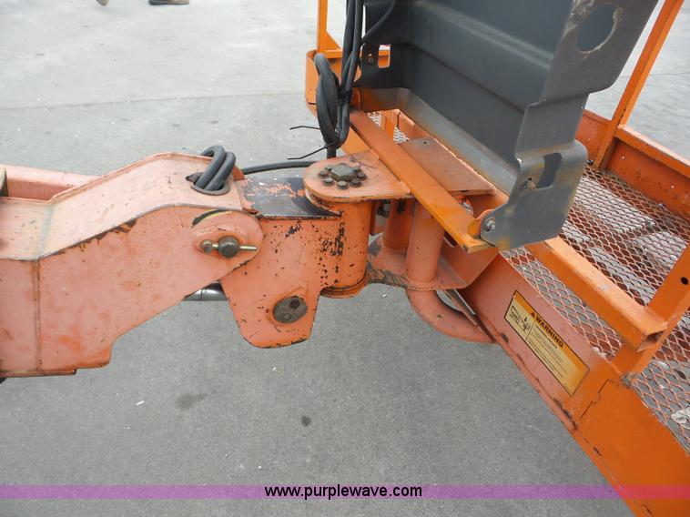 image for item BZ9702 2001 JLG 400S boom lift